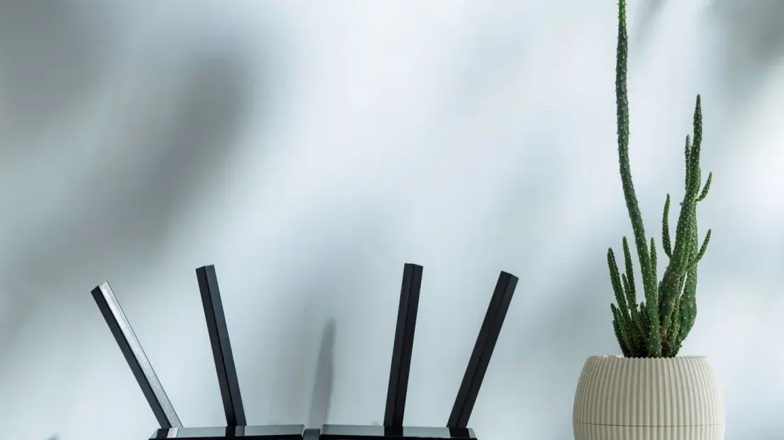 Optimize Your Router Antenna Position for Better Wi-Fi Signal