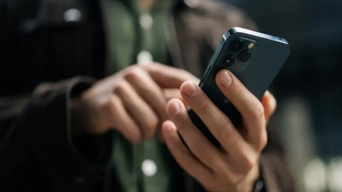 Fix Brightness Bug on iPhone 17 Pro Max with Simple Trick