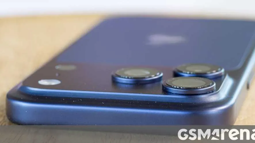 iPhone 18 Pro Expected to Be Thicker Than iPhone 17 Pro