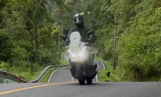 Harga dan Fitur Lengkap Skuter Petualang Honda ADV 160: Jun 2025