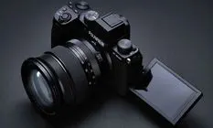 Fujifilm X-S10: Kemampuan Lengkap dalam Desain Compact dengan Grip Hebat