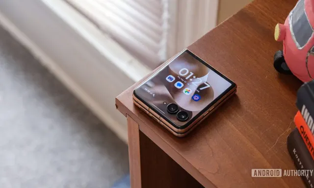 Motorola Razr Ultra 2025 Hadir dengan Harga Terendah dan Performa Mumpuni