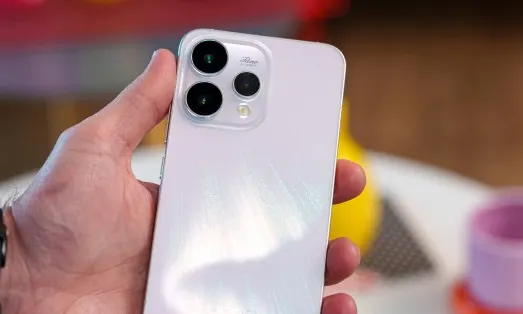 Oppo Reno15 Hadir: Smartphone Terjangkau dengan Fitur Premium Menarik