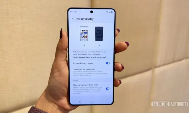 Perbandingan Fitur Privacy Display Galaxy S26 Ultra dan Pelindung Layar Privasi