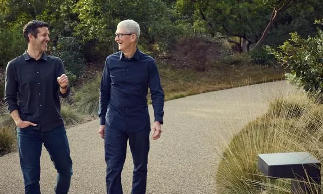 Alasan Tim Cook Mundur Jelang Rilis iPhone Duo