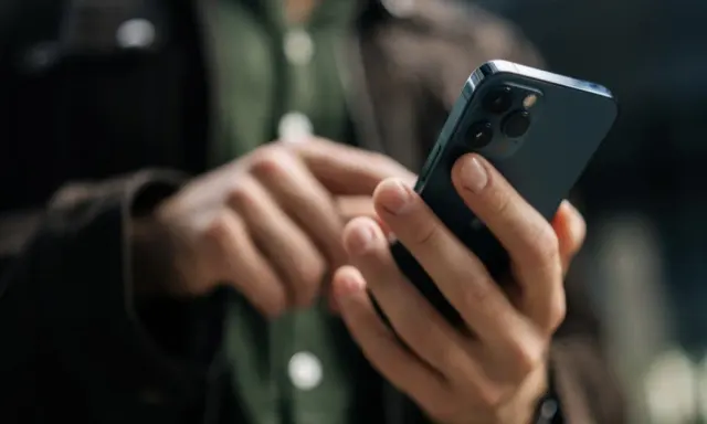 Fixing iOS 26 Brightness Bug on iPhone 17 Pro Max