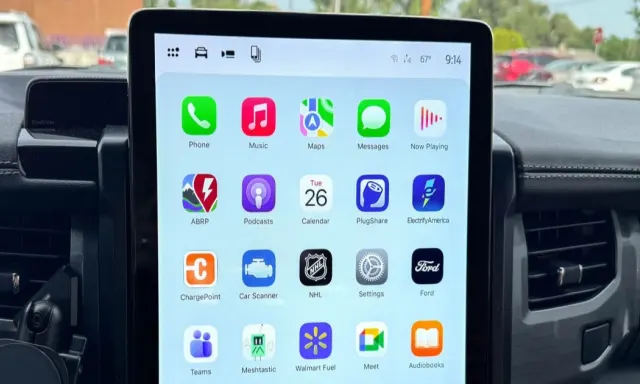 How to Organize Apple CarPlay Apps on Your iPhone