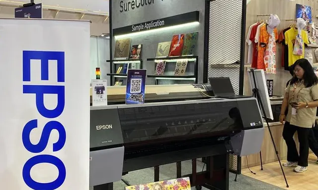 Epson Luncurkan Printer UV Flatbed SureColor V4000 yang Ringkas