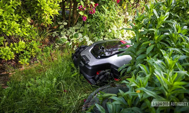 Inovasi Robot Pemotong Rumput untuk Taman Rapi dan Cerdas 2026