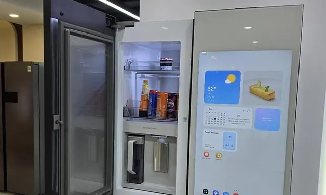 Kulkas Cerdas Samsung Deteksi Makanan dan Tonton YouTube