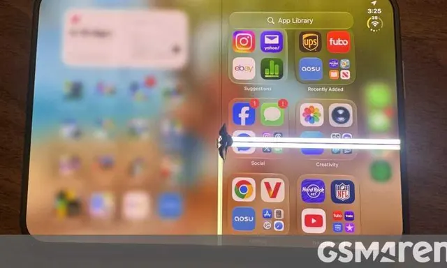 Masalah pada iPhone Duo: Kerusakan Layar Akibat Hinge Defect