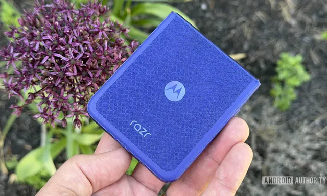 Motorola Razr Ultra: Desain Menawan dan Performa Menggoda di Tahun 2025
