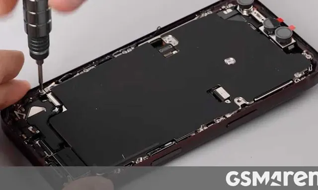 Teardown Pertama iPhone 18 Pro Sudah Tersedia di YouTube