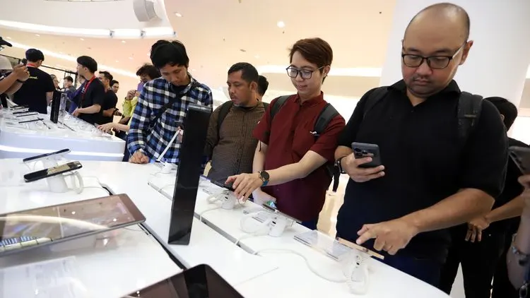 Donald Trump Dorong Apple Kembalikan Produksi iPhone ke AS, Dampak Global Tak Terelakkan