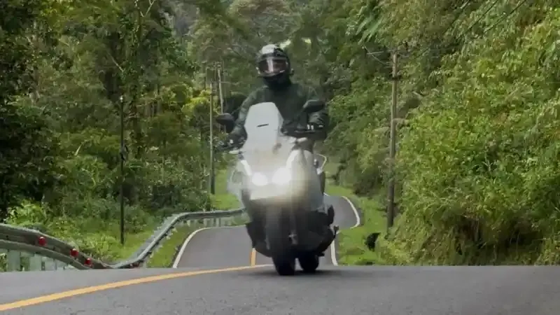 Harga dan Fitur Lengkap Skuter Petualang Honda ADV 160: Jun 2025