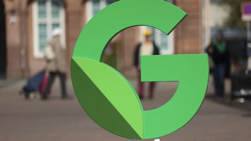 Google Bangun Pusat Data AI Tenaga Surya di Luar Angkasa