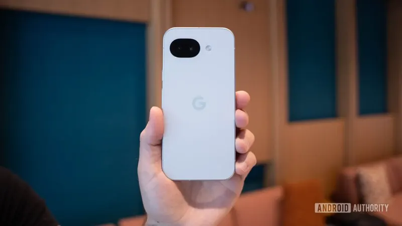 Pixel 10a atau Galaxy S25 FE, Mana yang Lebih Baik?