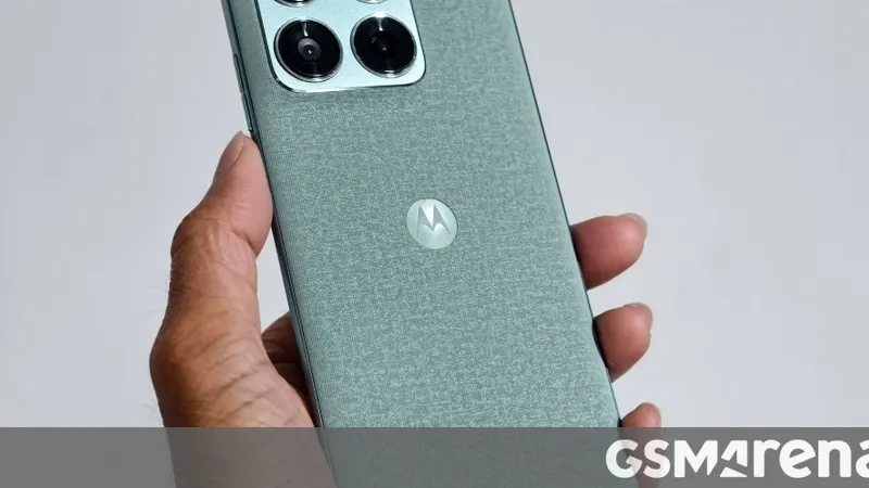 Motorola Luncurkan Warna Baru untuk Edge 70 Pro dan Razr 70 Ultra