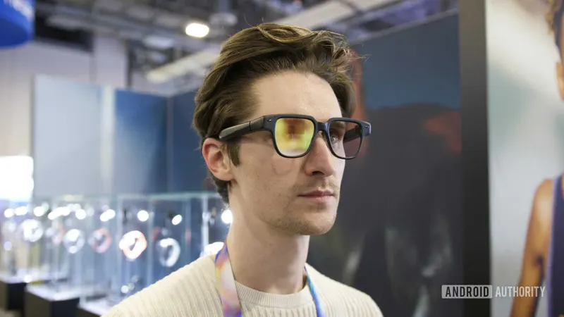 Peraturan Baru Smart Glasses Wajibkan Indikator Rekaman untuk Lindungi Privasi