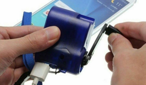 Menggunakan Charger Engkol