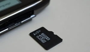 Menggunakan Kartu SD Eksternal